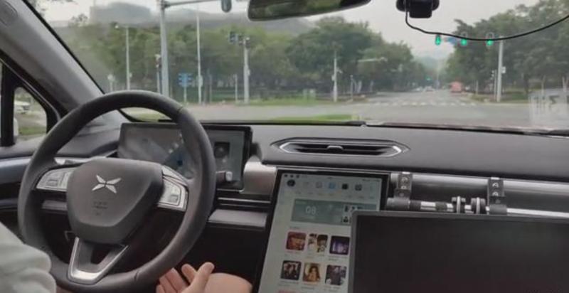 红绿灯的视频素材道路红绿灯路口总看见密密麻麻的摄像头