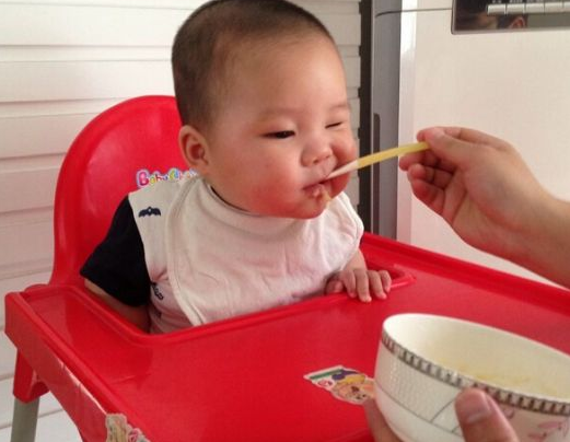 婴儿米粉怎么喂