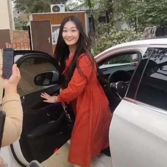 朱之文儿媳删除和丈夫同框视频，婚后12天，人设营销开始了