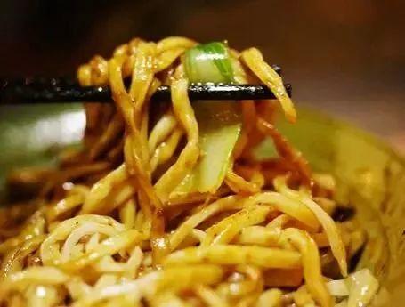 夜宵为什么要吃美食（晚餐变宵夜的意思）