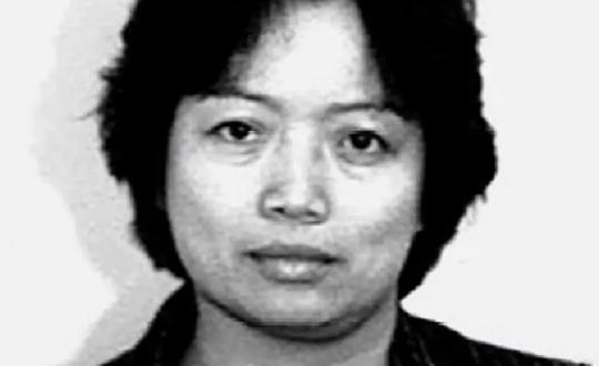 一位普通的中国妇女，被美国全球通缉，死后上千人为其送行