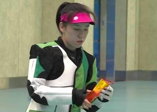 最大冷门曝出！00后射击女神破世界纪录夺冠，东京奥运双保险惨败
