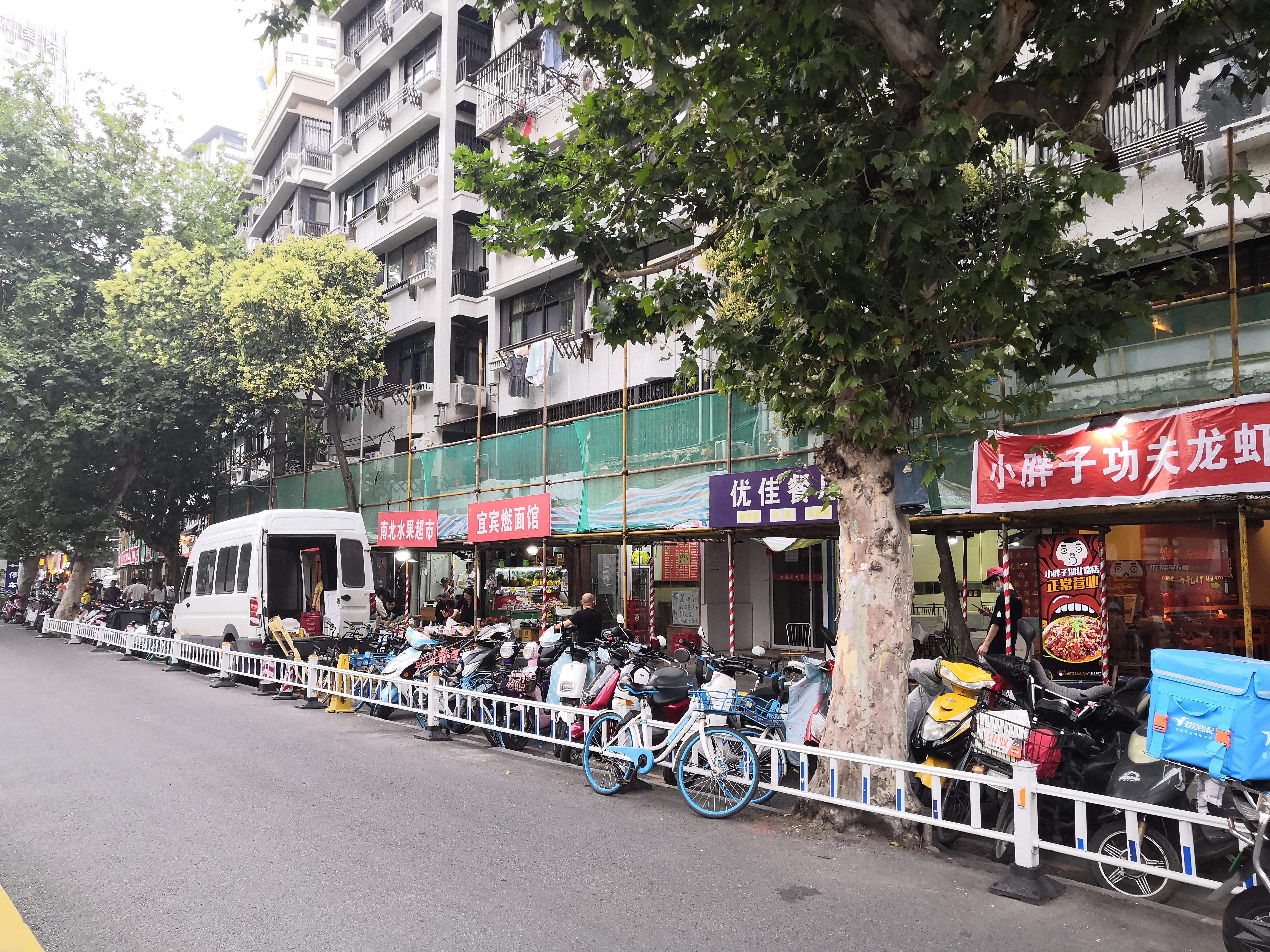 杭州鼓楼美食街叫什么（杭州河坊街鼓楼美食街能吃的东西有哪些）