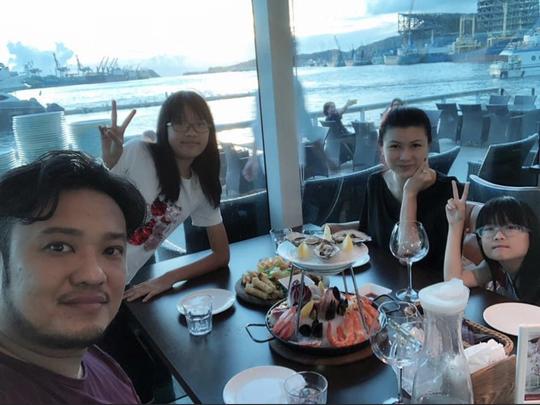 心痛女儿在港读书压力大！香港中产爸移居台湾创业买办公室又买房