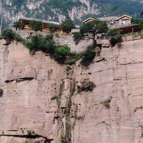 河南有挂壁公路的郭亮村，去那里玩怎么样，有去过的说下感受，值得去吗？