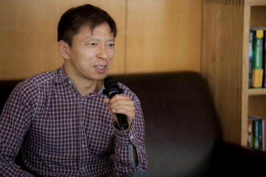 弃美国高薪职业回国创业，身价上百亿排国内第二，今公司连年亏损