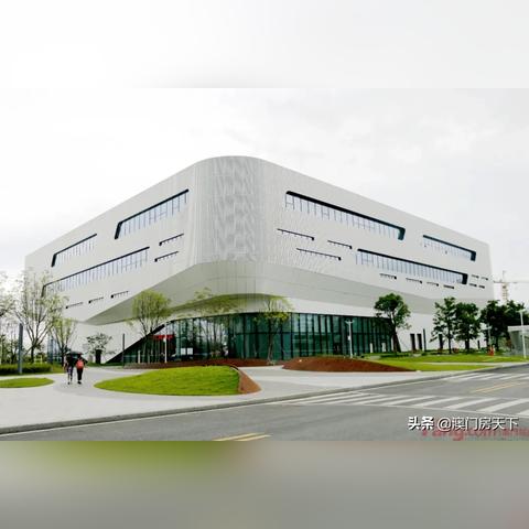 图书馆等公共设施内停车能收费吗？