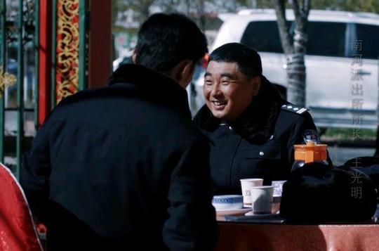《猎狼者》秦昊演技炸裂，化身生活窘迫护林员，靠什么救了小警察