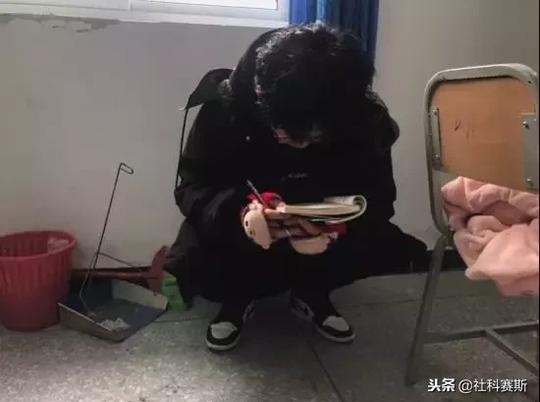 大四学生：考研+“承包”厕所+做生意，倒计时如何平衡工作学习？