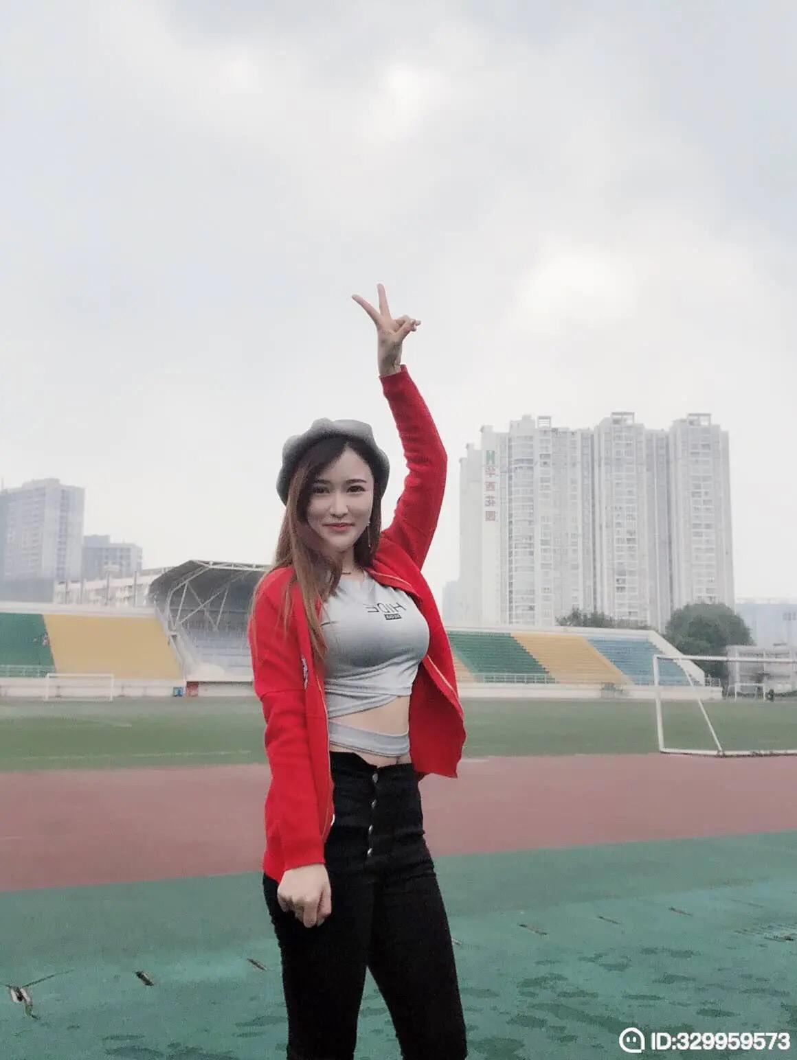 原神云游戏怎么保存照片（taptap上的原神云玩是官服吗）