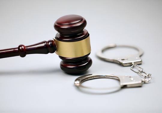 一起“论文代发”引出的案中案检方：贩卖5个以上qq账号就有可能涉嫌犯罪