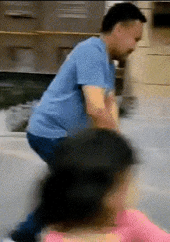 带孩子去海边游玩要注意什么