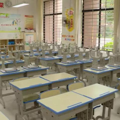 学位“57选1”！入了南宁户口却入不了学，家长带着孩子在校门打地铺, 你怎么看？