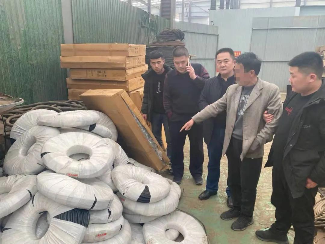 农用车门锁怎么调节松紧