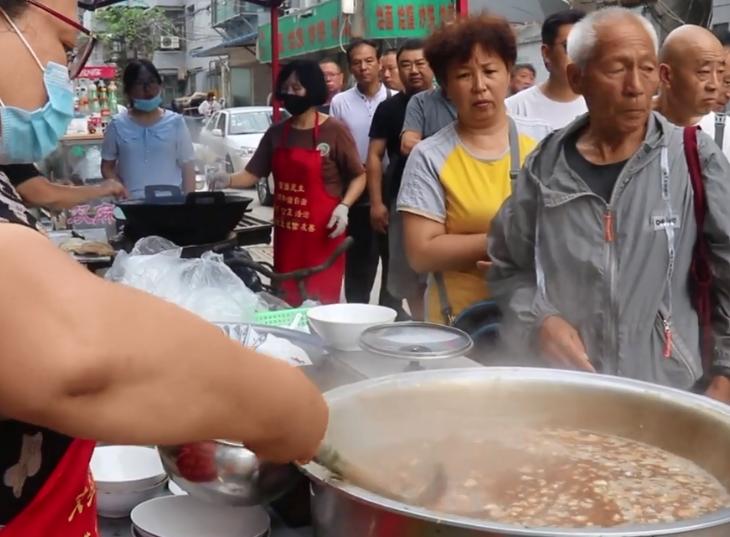 做美食早上吃什么（疫情期间都在家里吃什么美食可晒图）