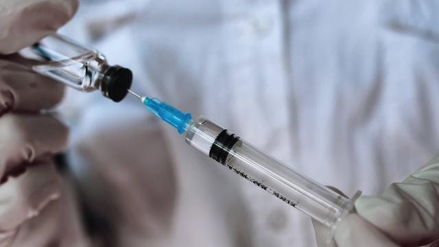 孩子爱吃手等于打疫苗吗