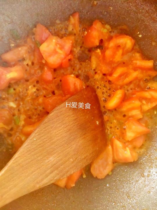 快手早餐，西红柿鸡蛋面多加这一步，汤汁更鲜美，面条更入味！