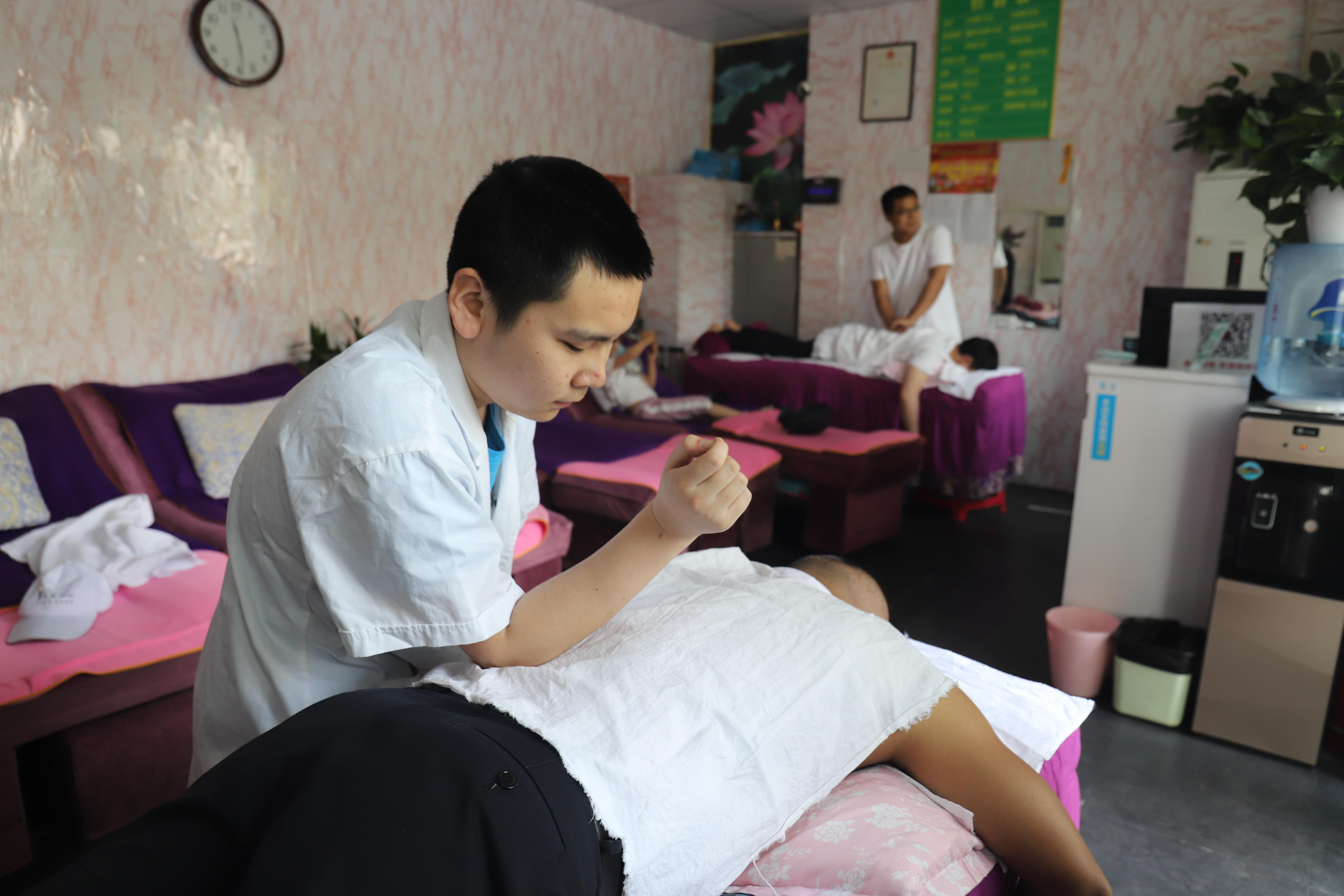 郑州二院疫情
/郑州二院疫情严重吗-图1 郑州二院疫情
/郑州二院疫情严重吗-图1