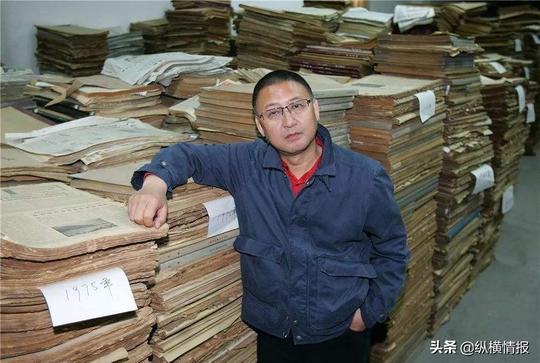 嫌市长挣得太少，他辞职创业赚来70亿，后来却被发现脱鞋坐在地上