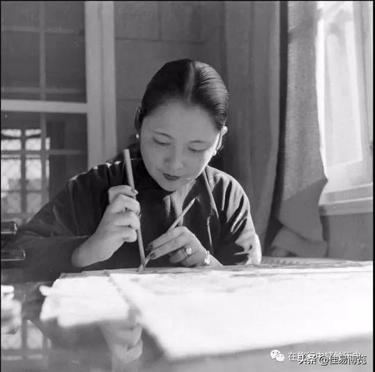 才貌双全的黄卓群，嫁与其貌不扬的吴国桢，成为最优雅的市长夫人