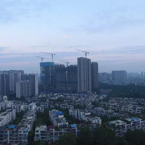 成都市中心期房价格走势的长尾关键词有什么