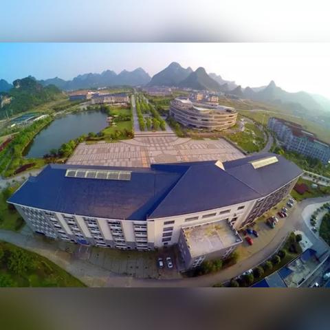 南宁学院英语简称？