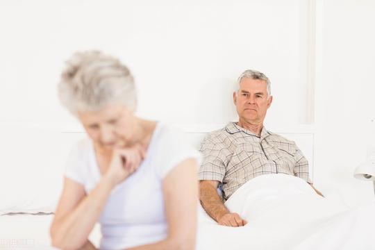 65岁大爷和55岁大妈搭伙过3个月就分开，55岁大妈：他太无赖了
