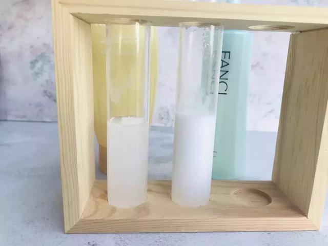 卸妆膏和卸妆水哪个对皮肤伤害大