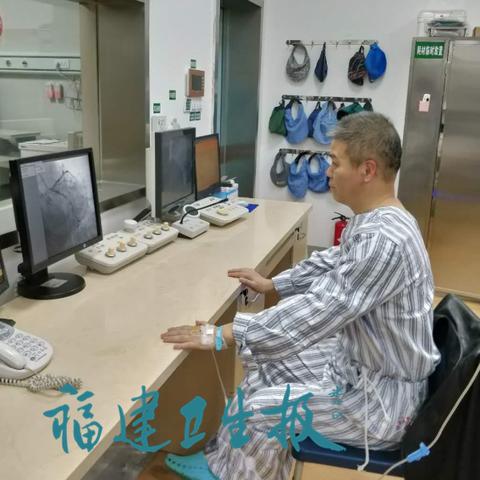 医院的塑料吊瓶粉碎后多少钱一吨?及回收公司有没有？