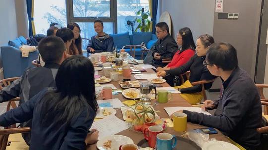 创业后混得很normal，要不要参加同学会？
