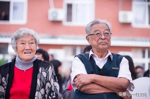 褚时健：贪400万入狱，唯一女儿自杀，72岁再创业，成为亿万富豪