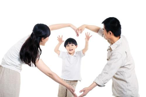 孩子在学校被批评了回家还要教育吗