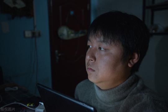 当你负债累累，上班已经不能还账，又没有创业资金，该怎么办？