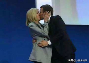 亲吻扑倒男人女人亲密表情