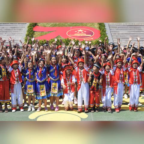 【喝彩中华天津乐队】相关长尾关键词有哪些