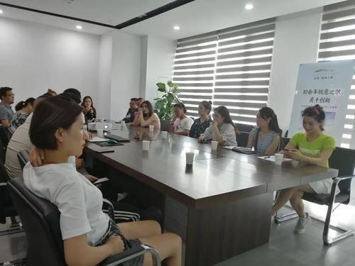 进入这三类小公司后，年轻人应该选择辞职，不要犹豫