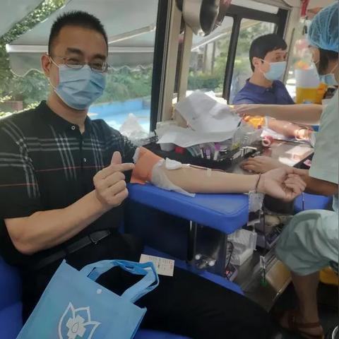 厦门市政服务中心下班时间？