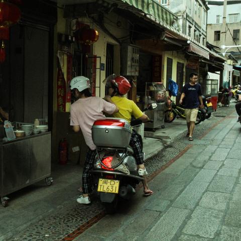 厦门夜晚逛吃的相关长尾关键词有哪些