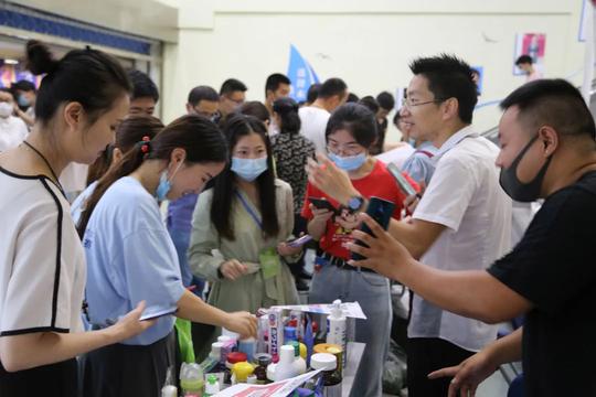 宁波：“创业集市”为残疾人拓展就业把薪助火