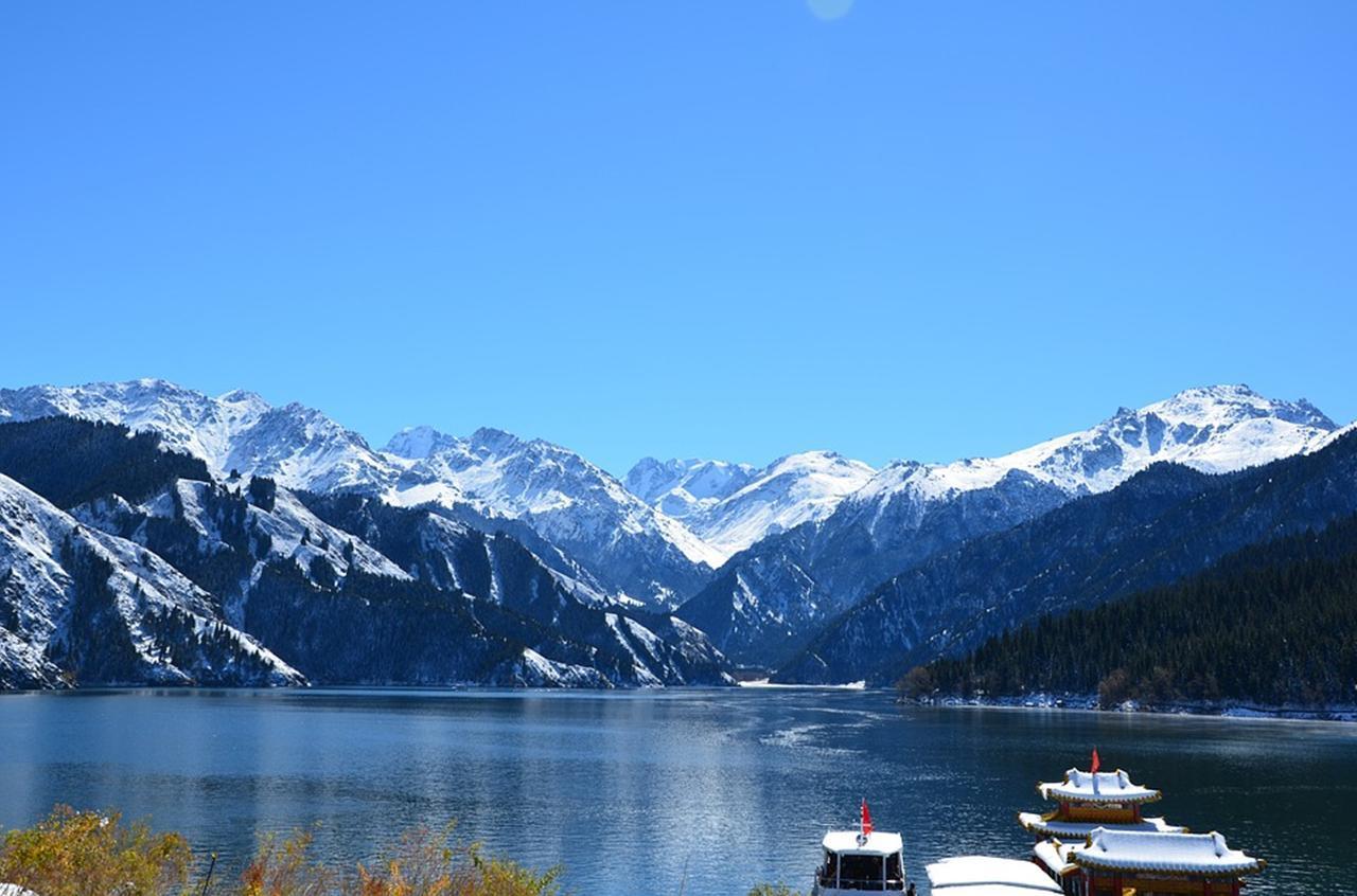 新疆旅游景点热度排行：必游之地一览