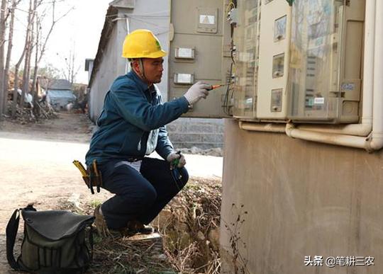 在农村干电工，一月能赚多少钱？答案揭晓！网友：远比打工强！