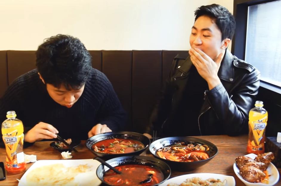 朋友家乡都有什么美食（哪些地方的小吃比较好吃）
