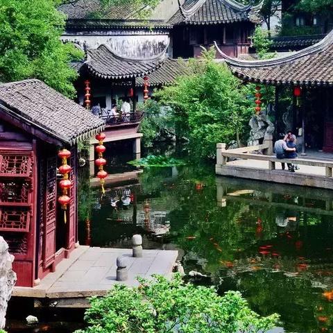 [雨天苏州园林拍照姿势]相关长尾关键词有哪些