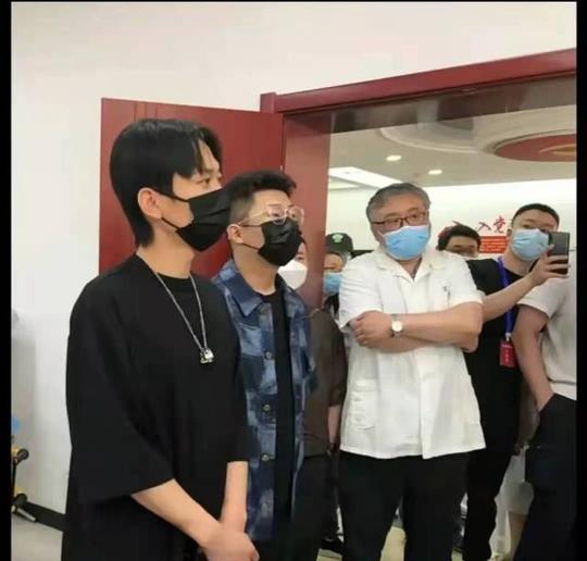 越来越主流的德云社，开始抢曲协的“买卖”，演员们开启慰问模式