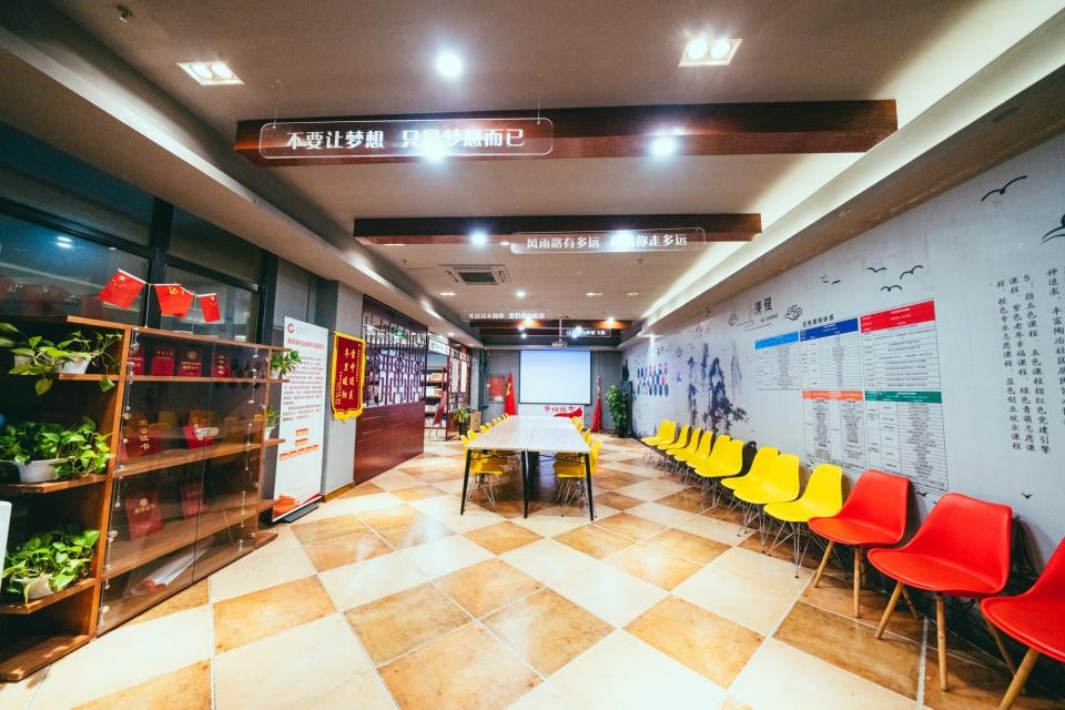 固安有什么美食（对于普通人来说北京和上海哪里容易生存些）