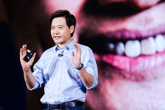 科技圈“第一网红”，雷军再度成功跨界，连登两大男刊年度封面