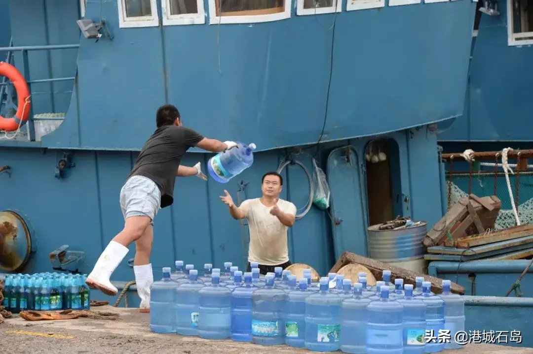 出海的鱼船上有厕所吗 出海在船上有wifi吗