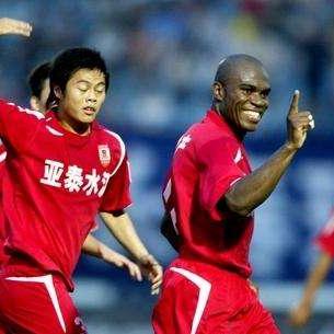 足球球门员是多少号球员