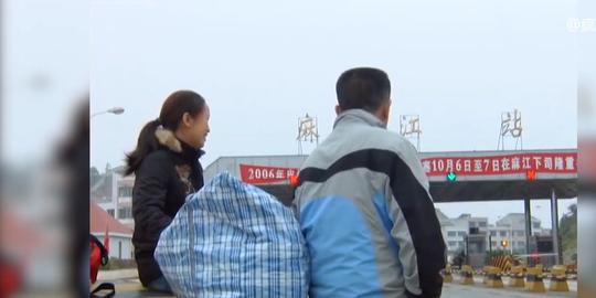 导演跟拍16年，从电子厂工人到餐馆老板，四川三姐妹的真实故事