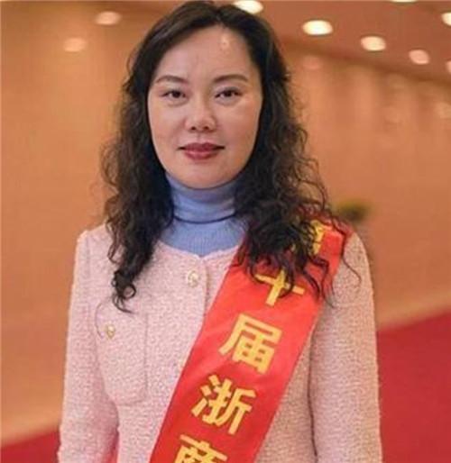 富婆朱丽丽的不归路：23岁创业，身家亿万成浙江女杰，现成阶下囚